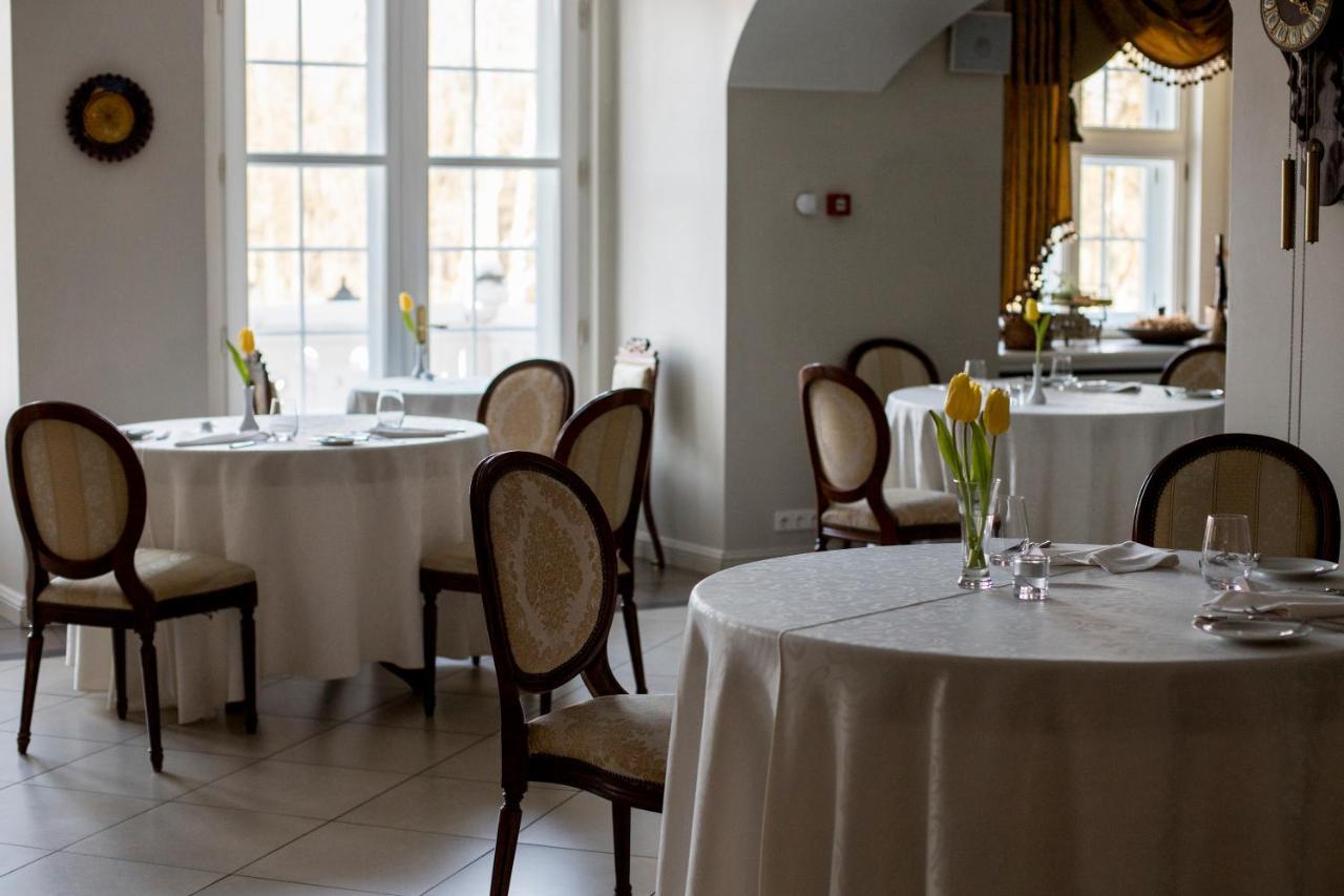 Malpils Manor Hotel Bagian luar foto